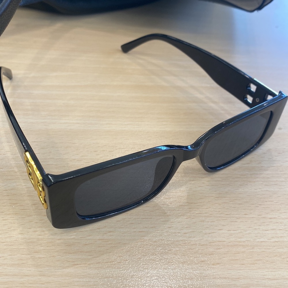 Black square Shades